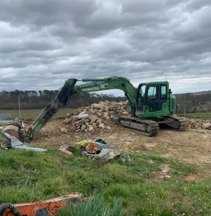 Déconstruction de bâtiments pour rénovation ou sécurité.